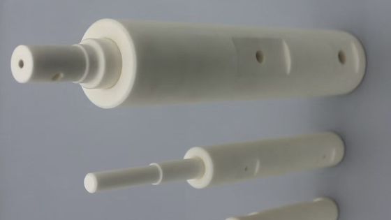 14 KV/mm Dielektrische Konstante 9,6 Industriealuminiumoxid Keramik